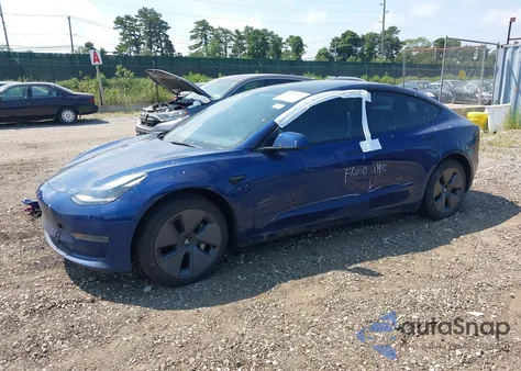 2022 Tesla Model 3 Rear-Wheel Drive z USA, uszkodzony, nr VIN 5YJ3E1EA2NF306051